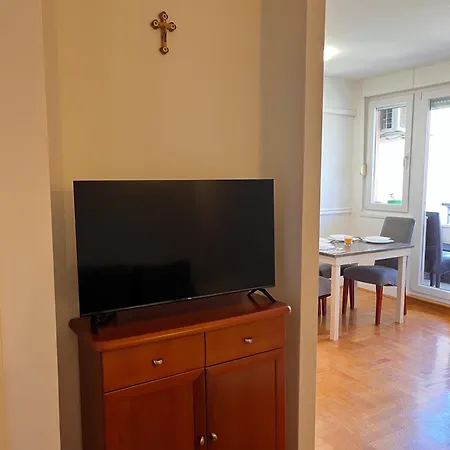 Deliri With Private Parking Apartment Split