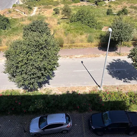 Deliri With Private Parking Split