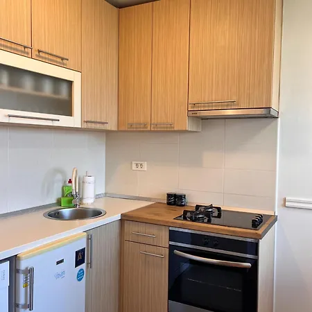 Deliri With Private Parking Split