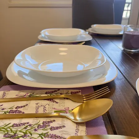 Deliri With Private Parking